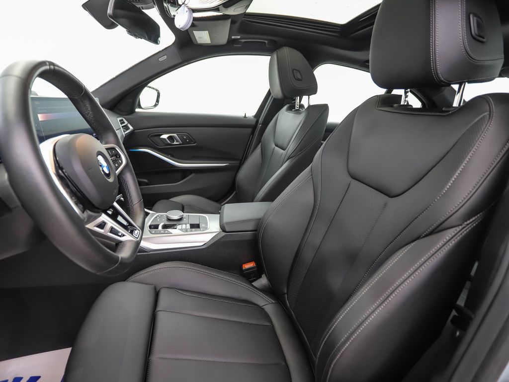 Thumbnail: 2025 BMW 3 Series - 11