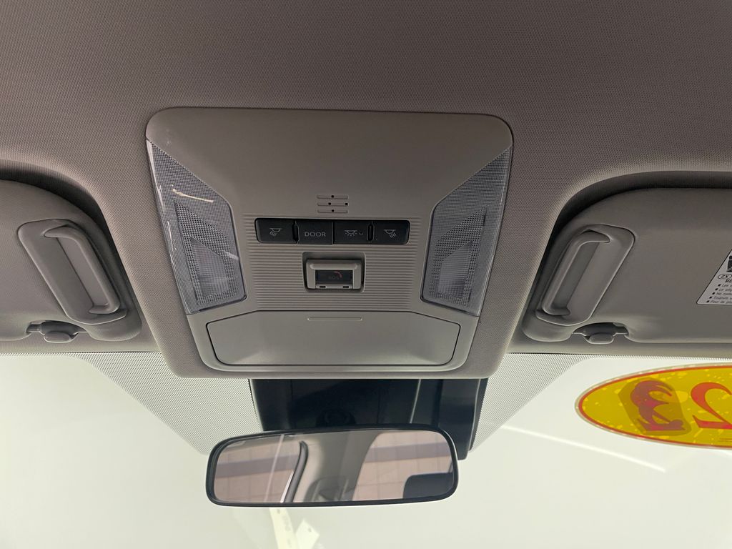 Thumbnail: 2022 Toyota RAV4 - 31