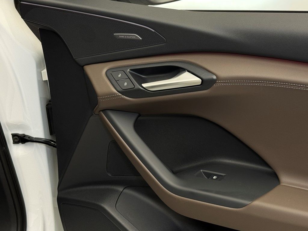 2025 Audi e-tron Premium 19