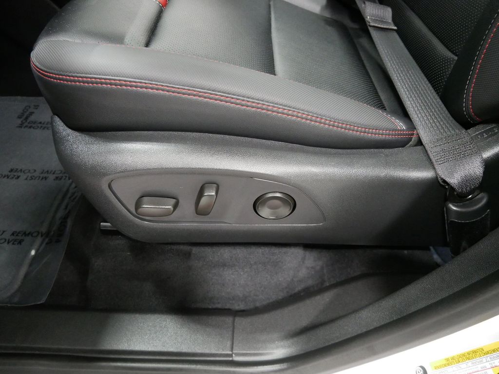 Used 2025 Chevrolet Traverse SUV