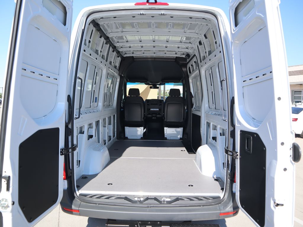 Thumbnail: 2025 Mercedes-Benz Sprinter - 29