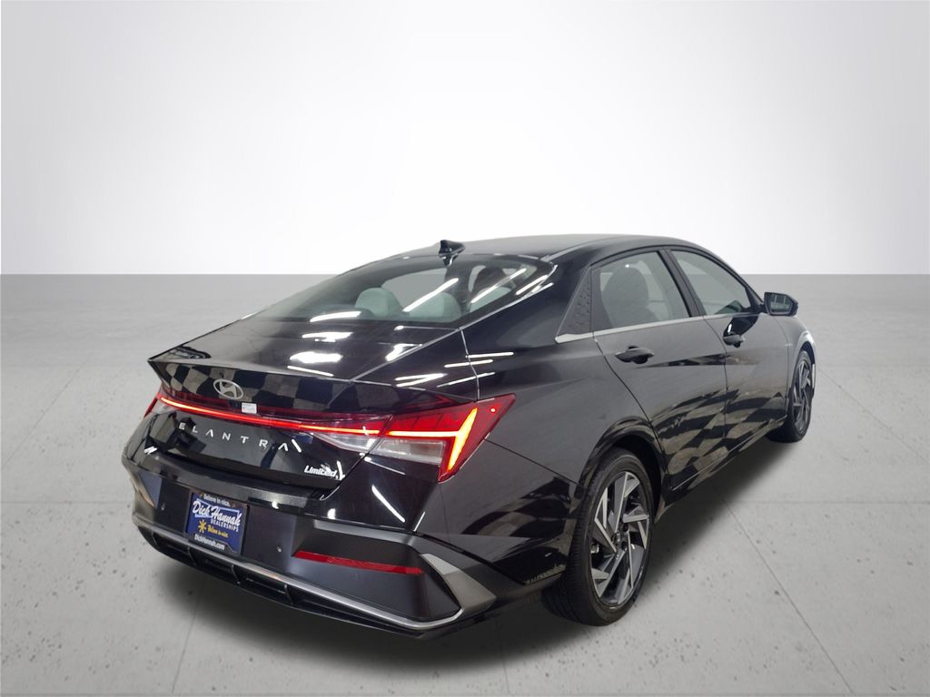 2024 Hyundai Elantra Limited