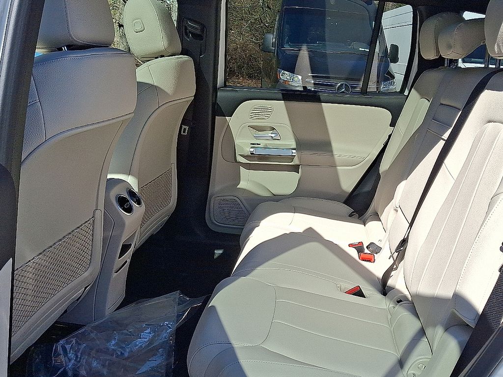 Thumbnail: 2026 Mercedes-Benz GLB - 7