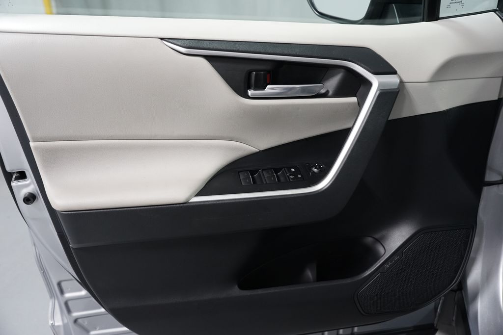 Thumbnail: 2023 Toyota RAV4 - 30