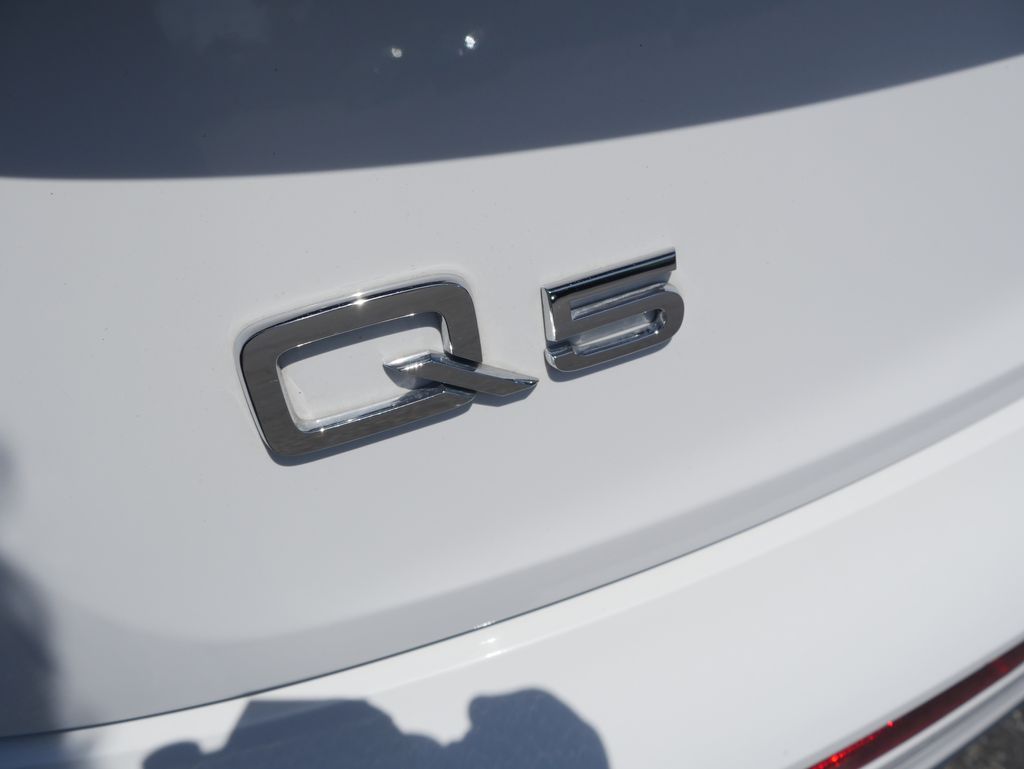 Thumbnail: 2022 Audi Q5 - 9