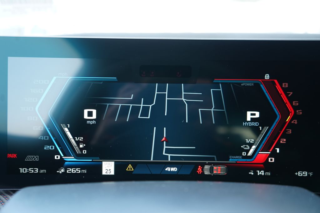 Thumbnail: 2026 BMW XM - 18