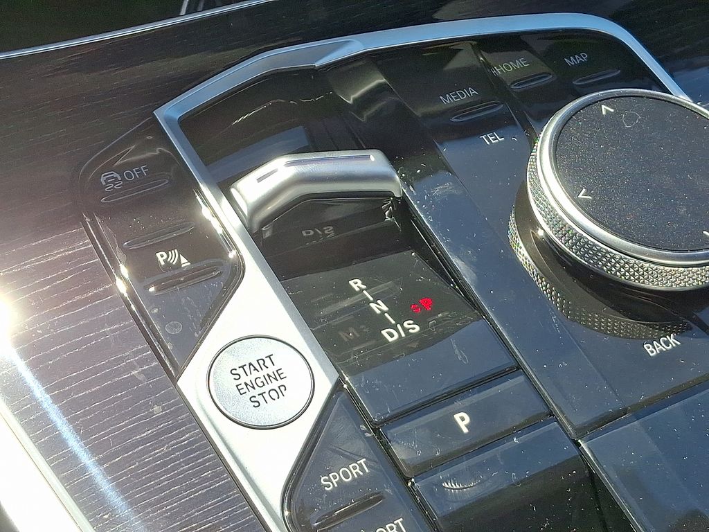 Thumbnail: 2026 BMW X7 - 7