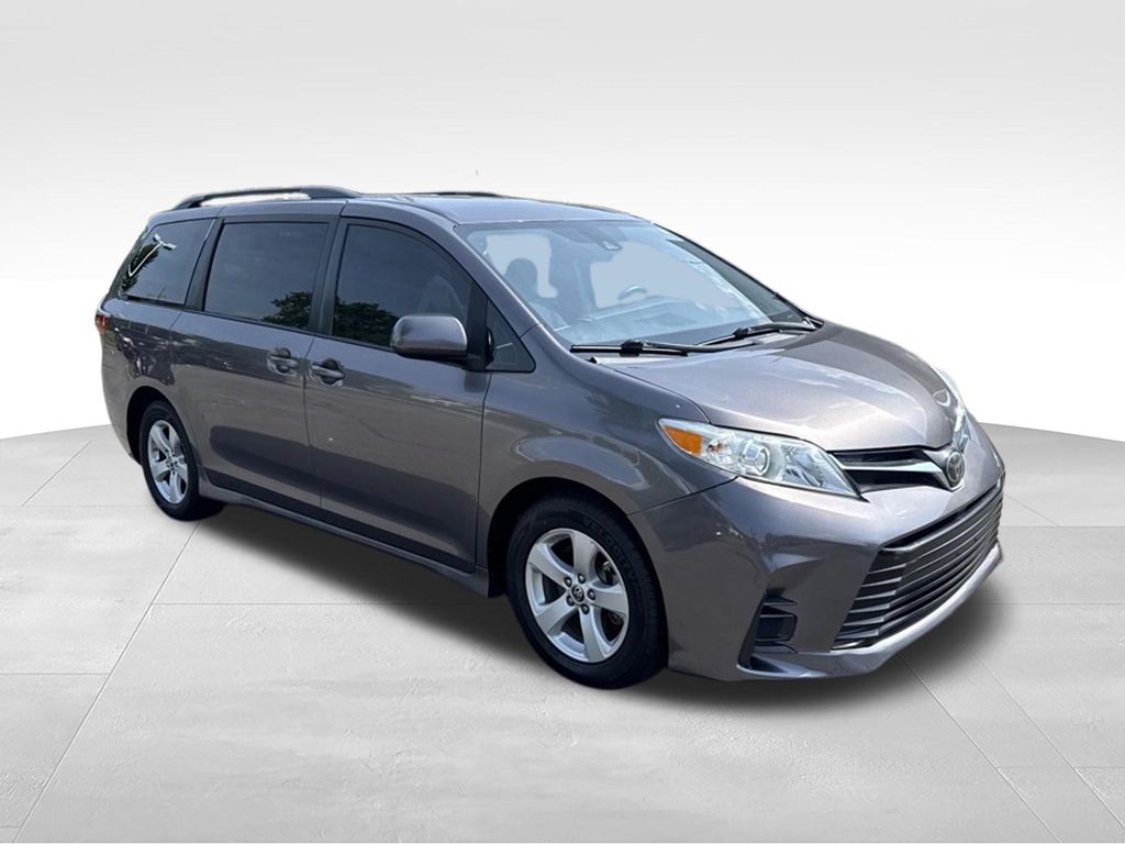 2020 Toyota Sienna LE