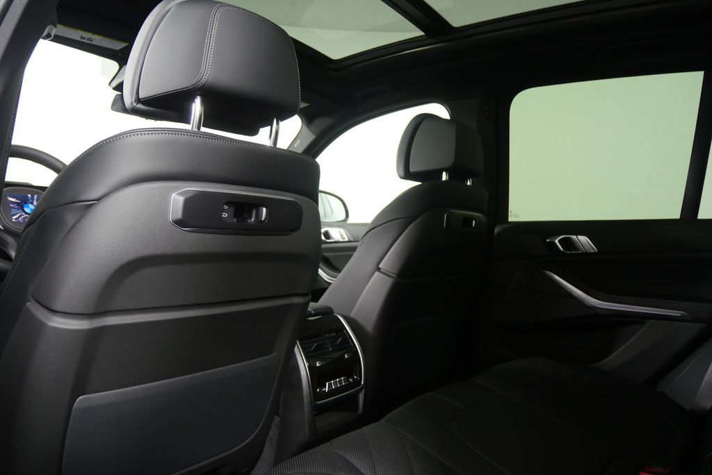 Thumbnail: 2026 BMW X5 - 17