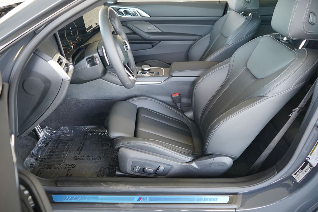 Thumbnail: 2026 BMW 4 Series - 10