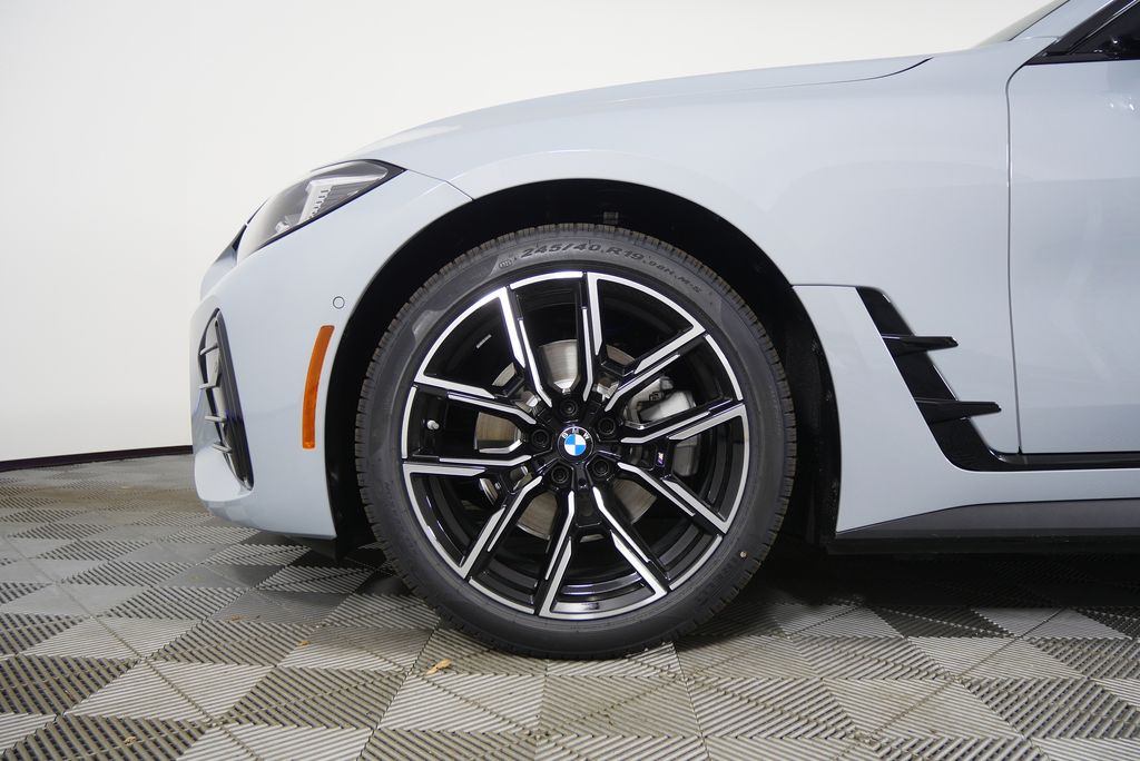 Thumbnail: 2026 BMW i4 - 7