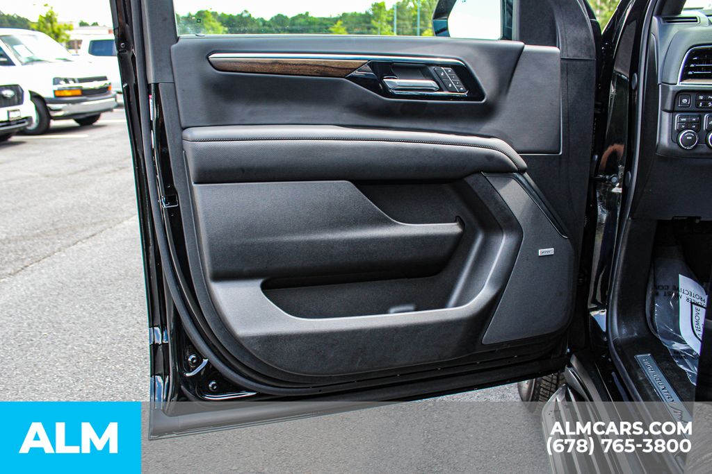 Used 2026 Black Chevrolet High Country image 40
