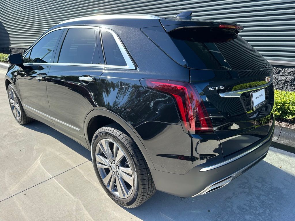 Thumbnail: 2025 Cadillac XT5 - 3