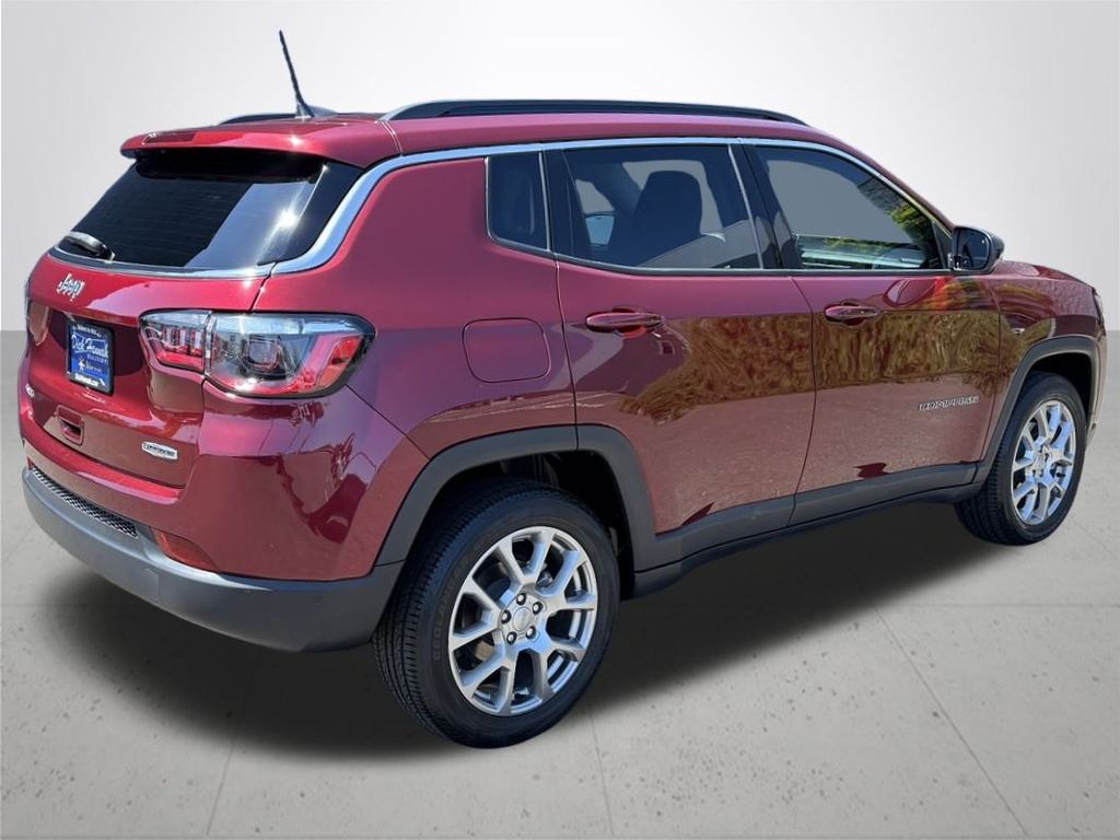 2022 Jeep Compass Latitude Lux