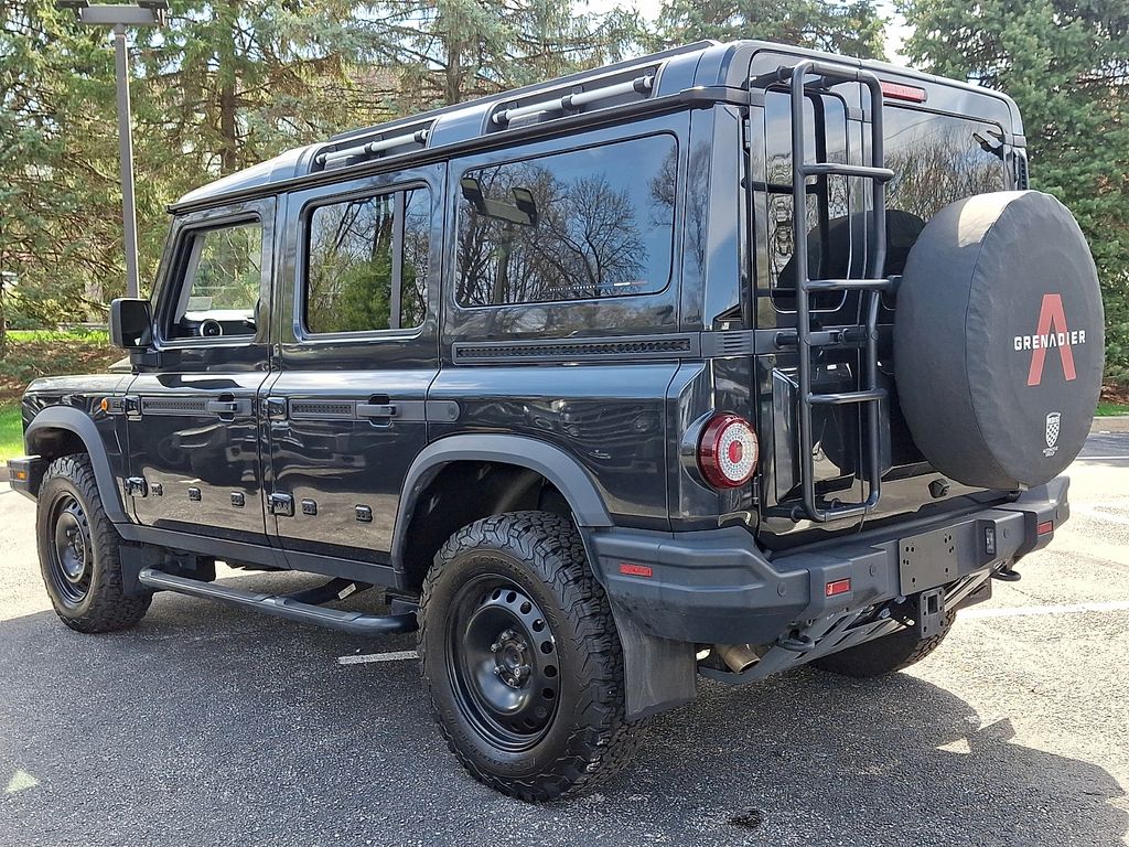 View vehicle photo 4