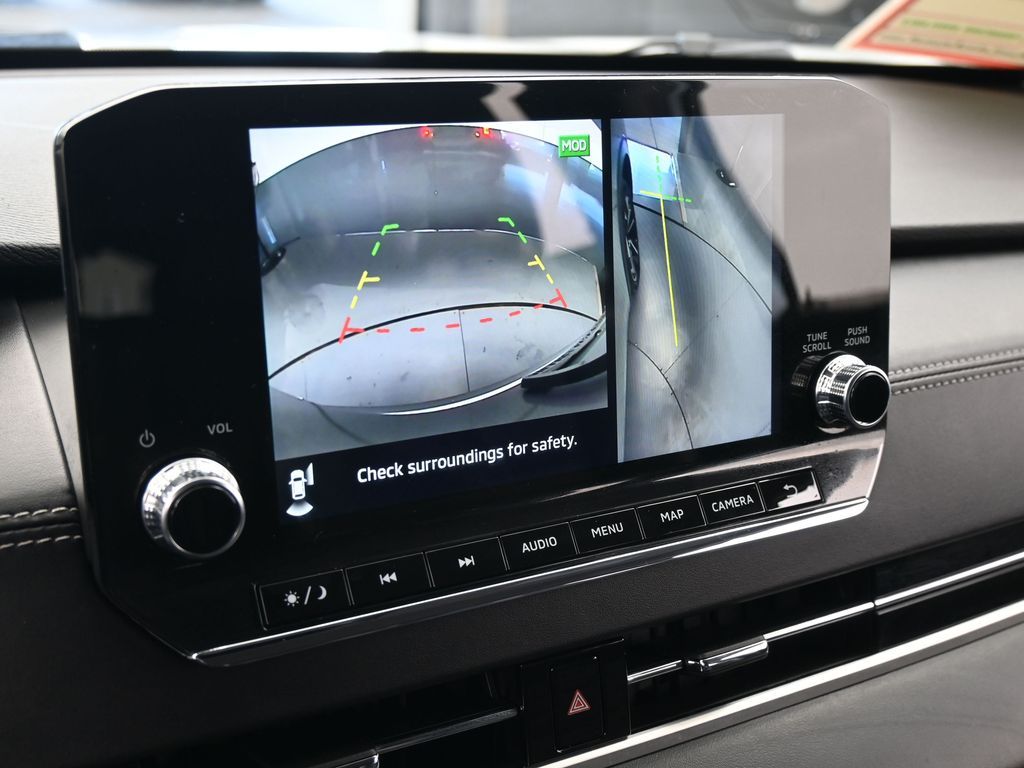 Used 2022 Alloy Silver Metallic Mitsubishi SE image 24