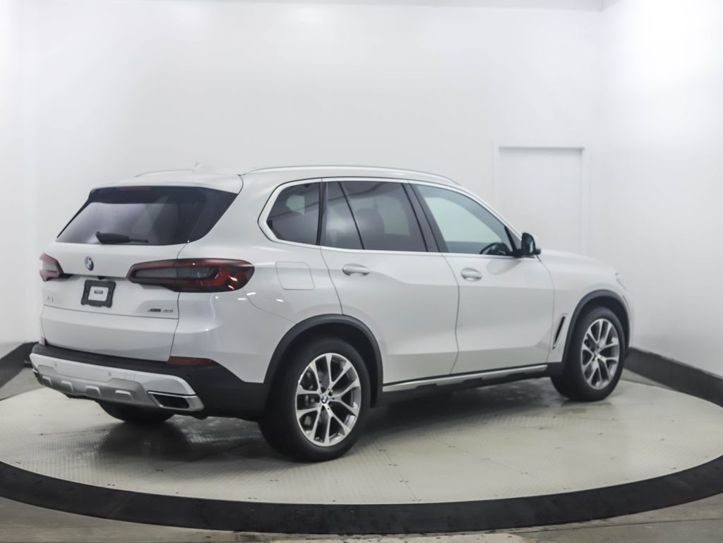 Thumbnail: 2022 BMW X5 - 5