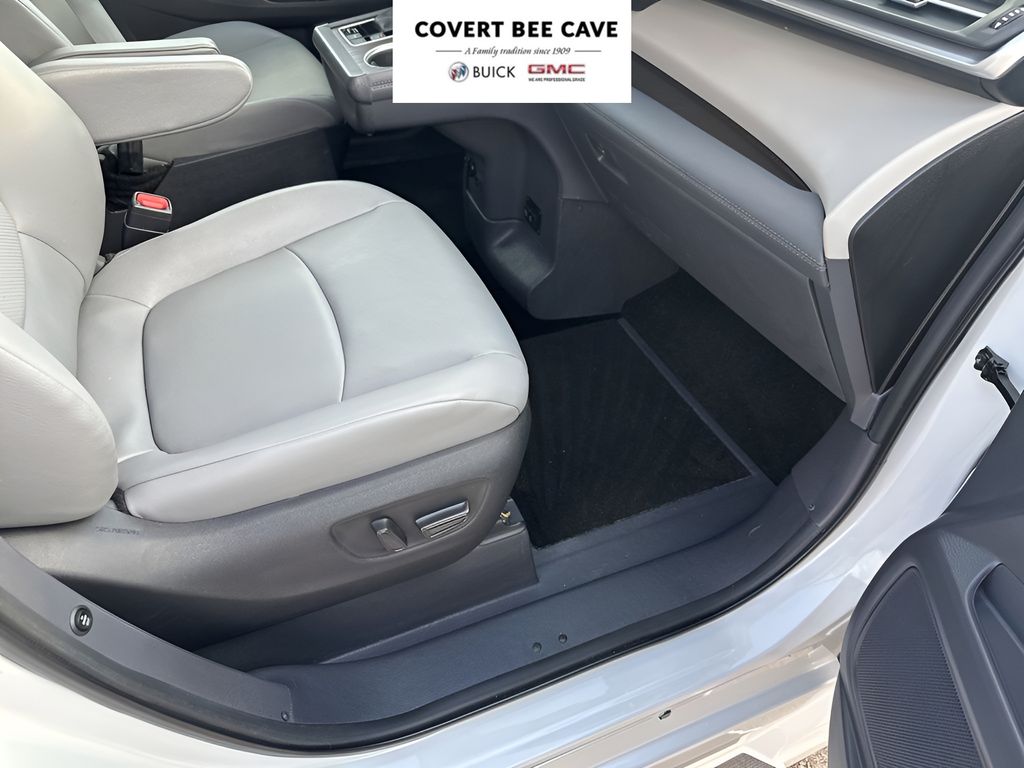 Used Car 2024 Toyota Sienna  Xle For Sale Under $80,000 In Austin, Texas