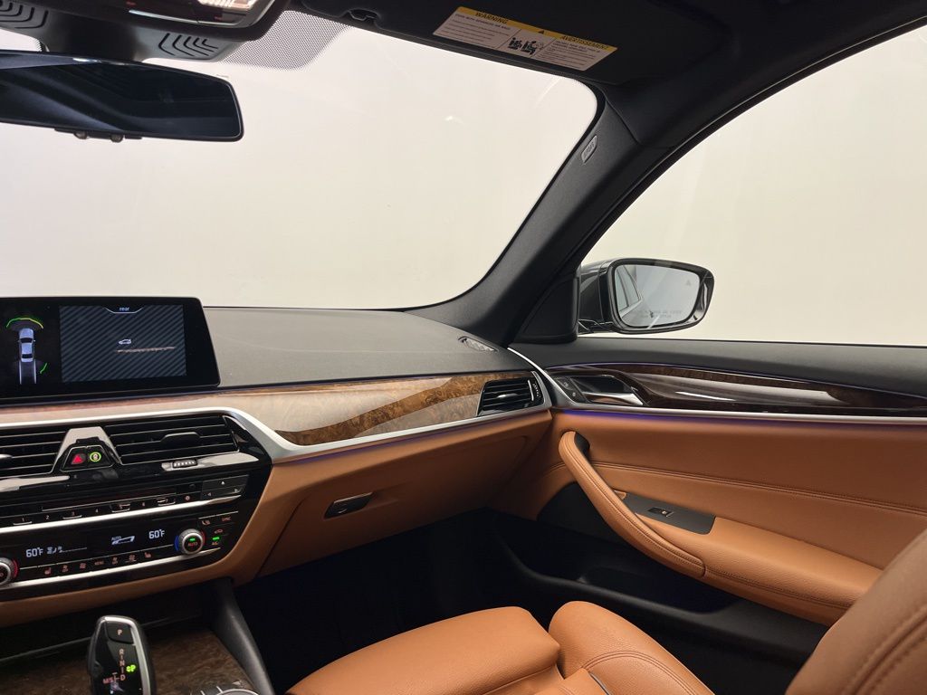 Thumbnail: 2019 BMW 5 Series - 25