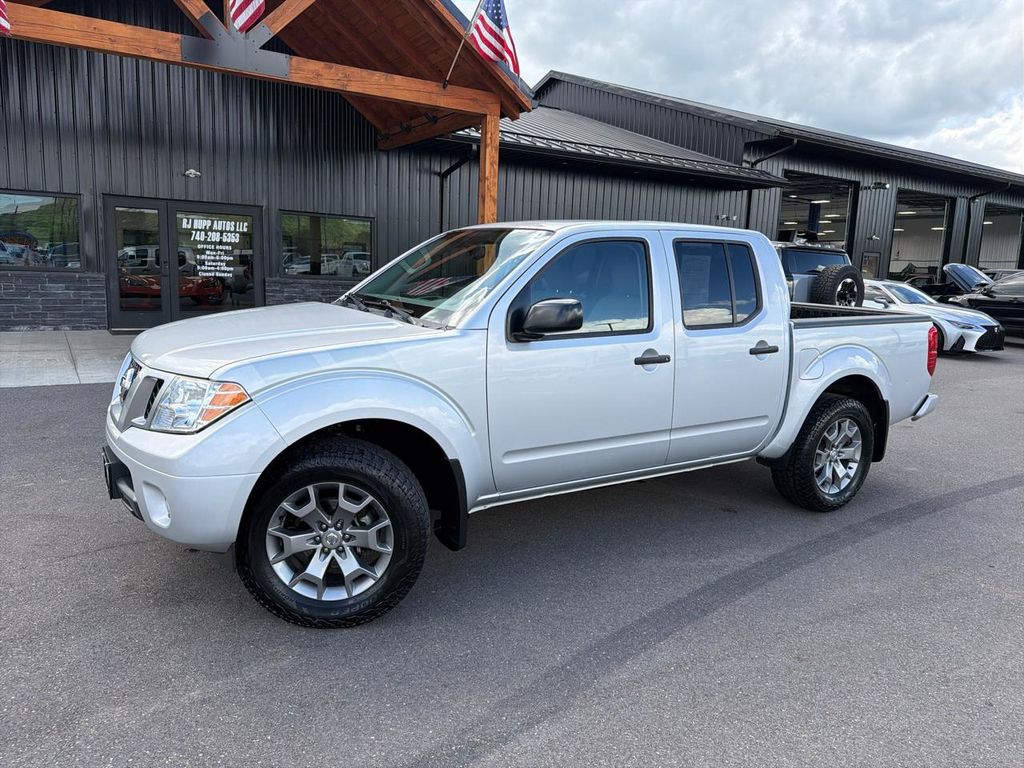  2020 Nissan Frontier SV Crew Cab 4WD   