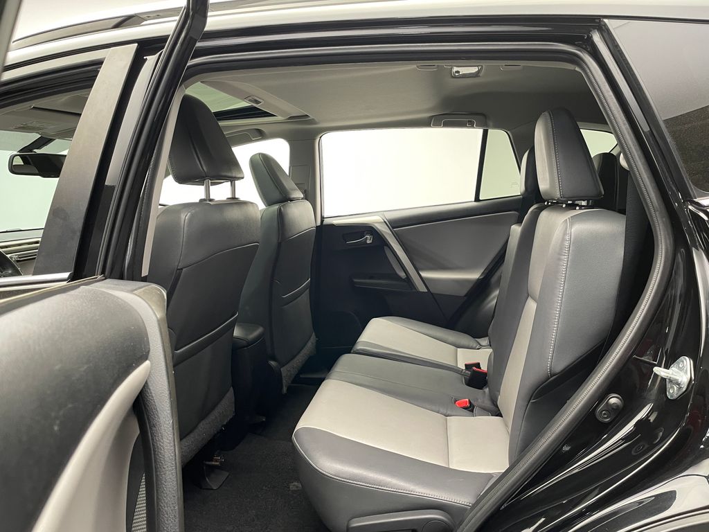 2014 Toyota RAV4 Limited 31