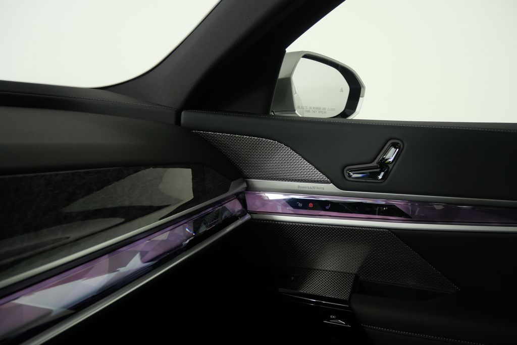 Thumbnail: 2025 BMW i7 - 26