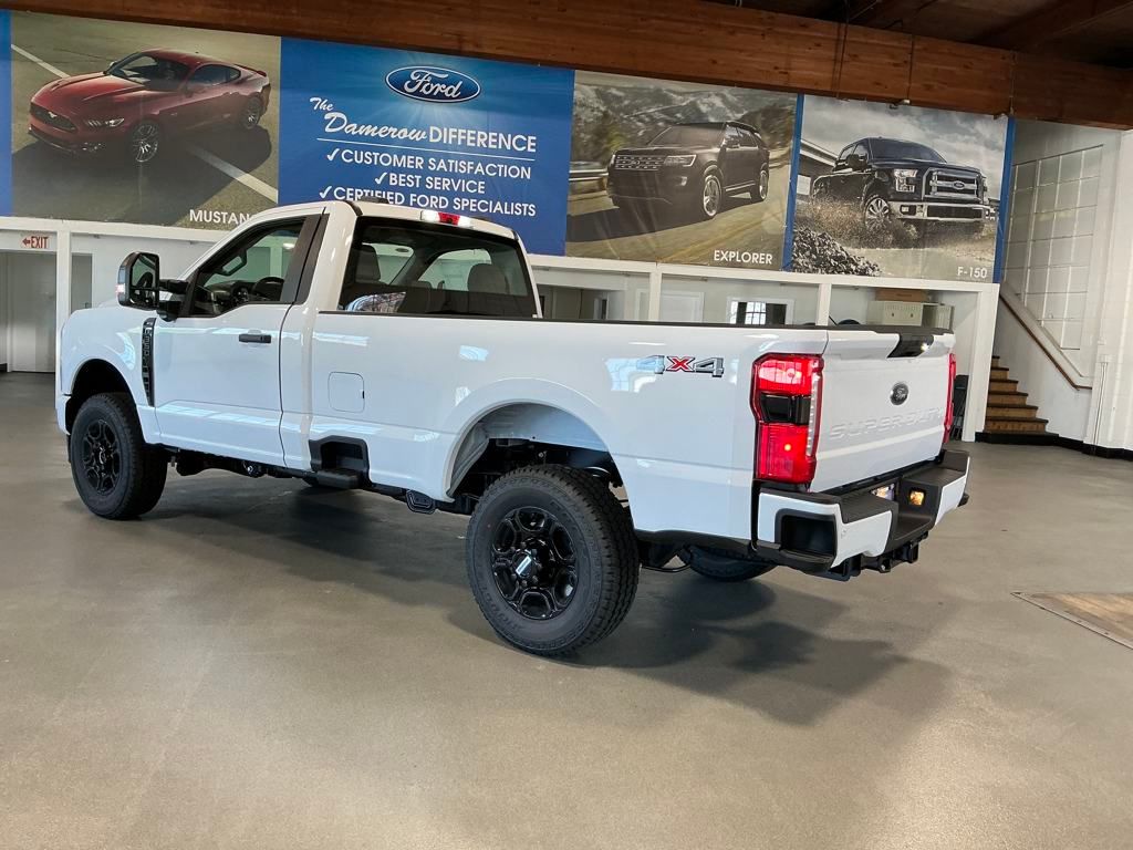 2025 Ford F-350SD  photo
