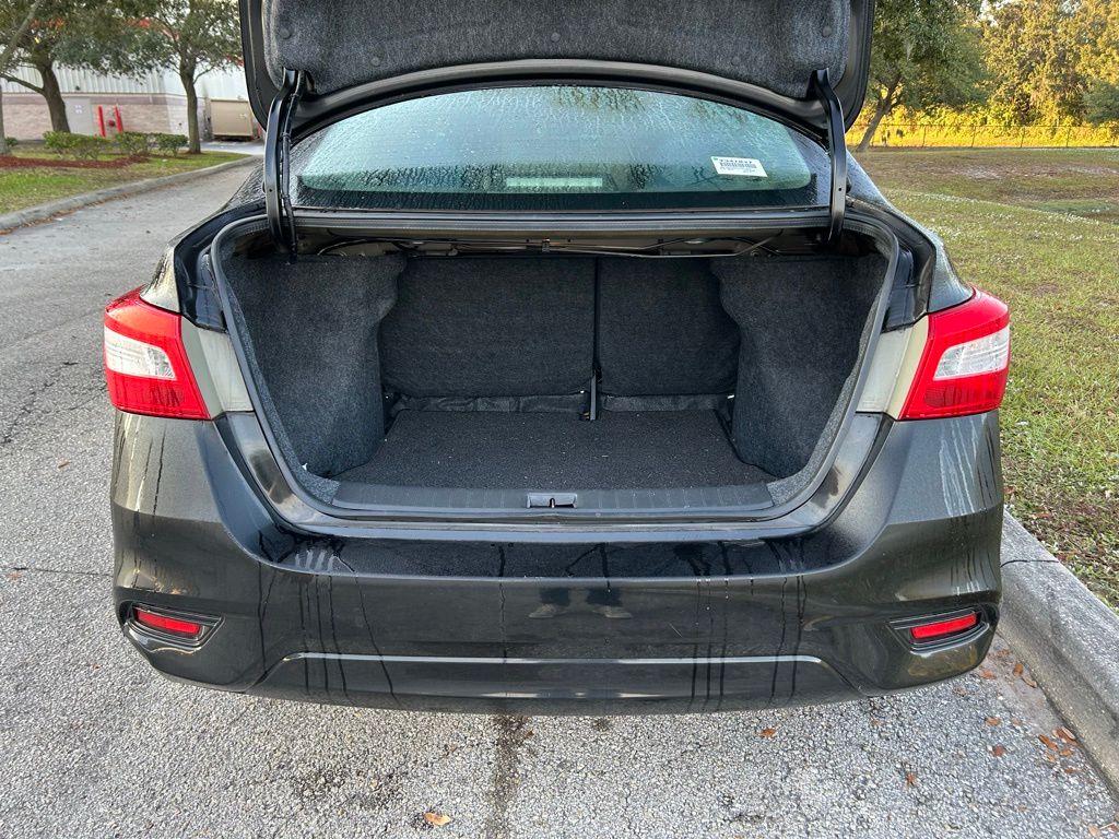 Thumbnail: 2018 Nissan Sentra - 10