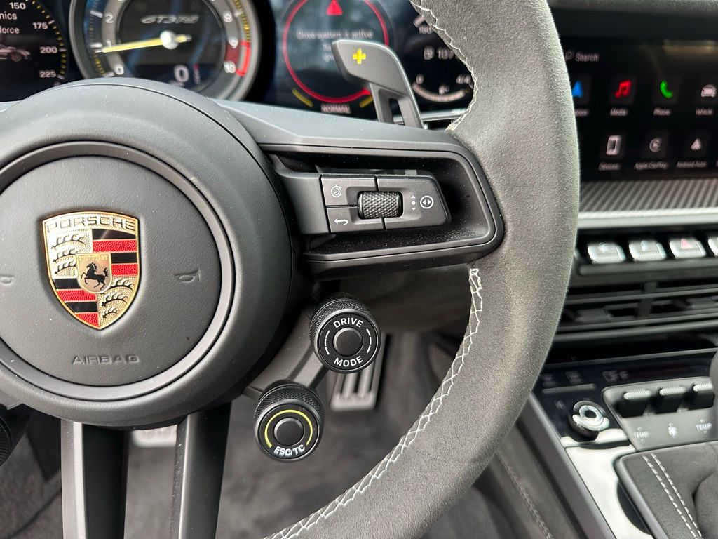 Thumbnail: 2025 Porsche 911 - 18