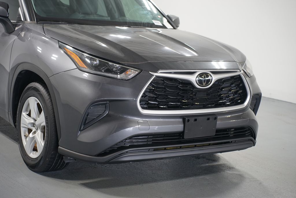 Thumbnail: 2021 Toyota Highlander - 4
