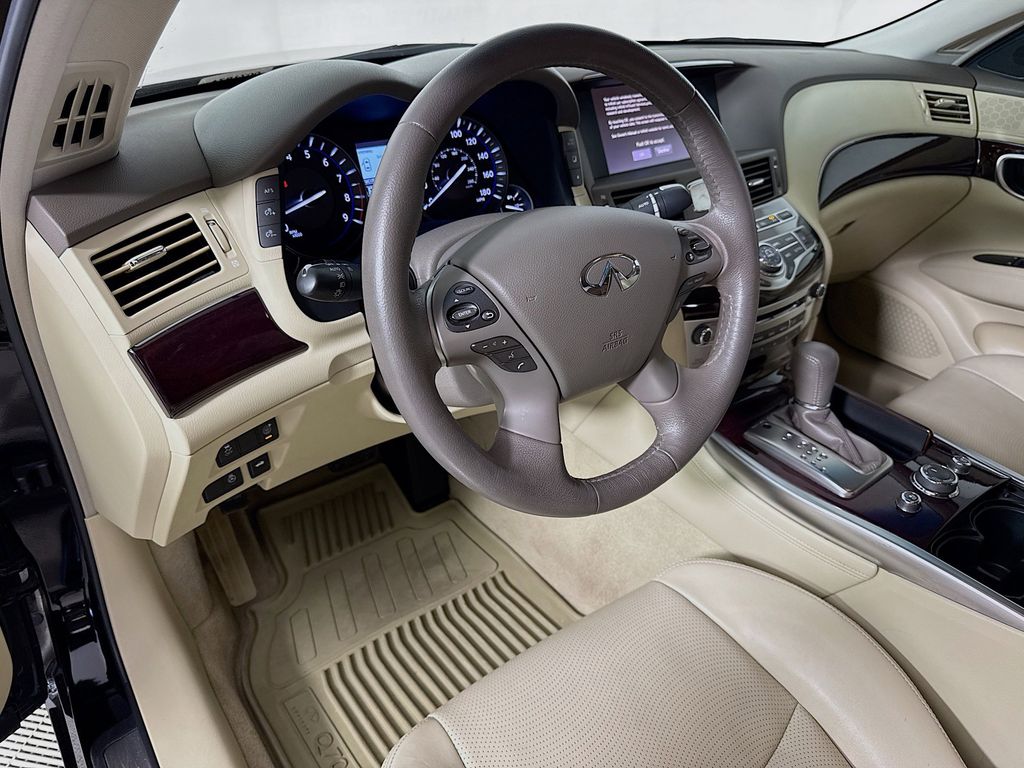 Thumbnail: 2019 INFINITI Q70 - 9