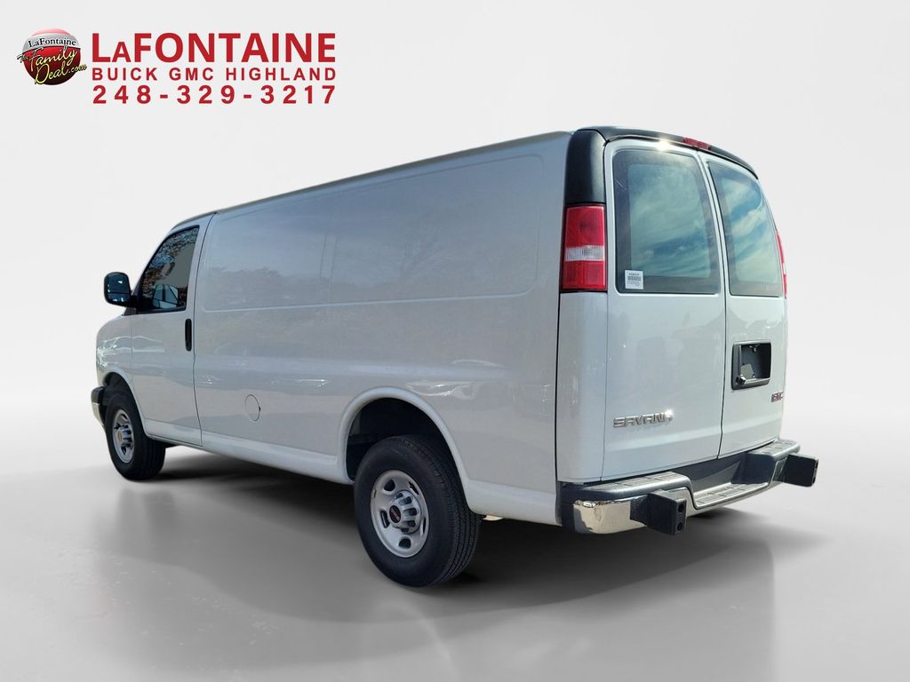 2022 GMC Savana 2500 Work Van 5