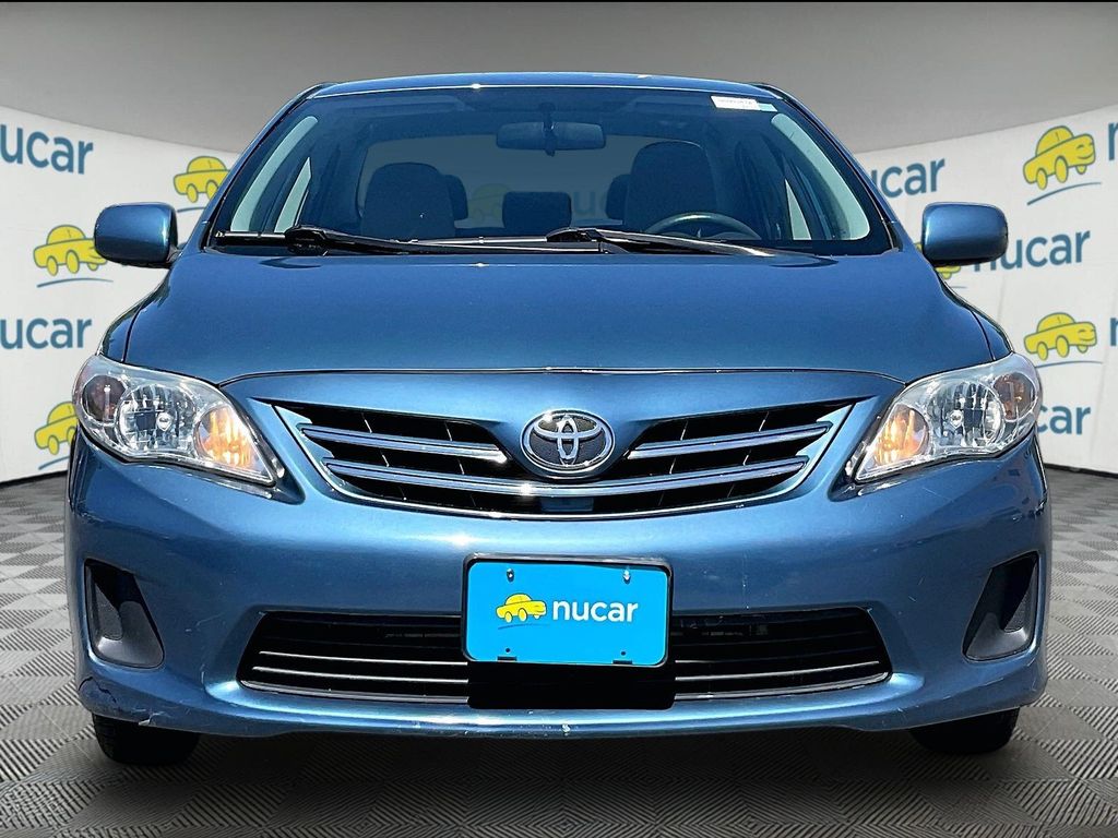 2013 Toyota Corolla — photo 2