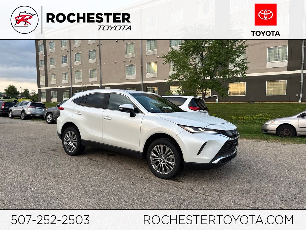 White (Wind Chill Pearl) 2024 Toyota Venza SUV / Crossover All-Wheel Drive Continuously Variable Transmission
