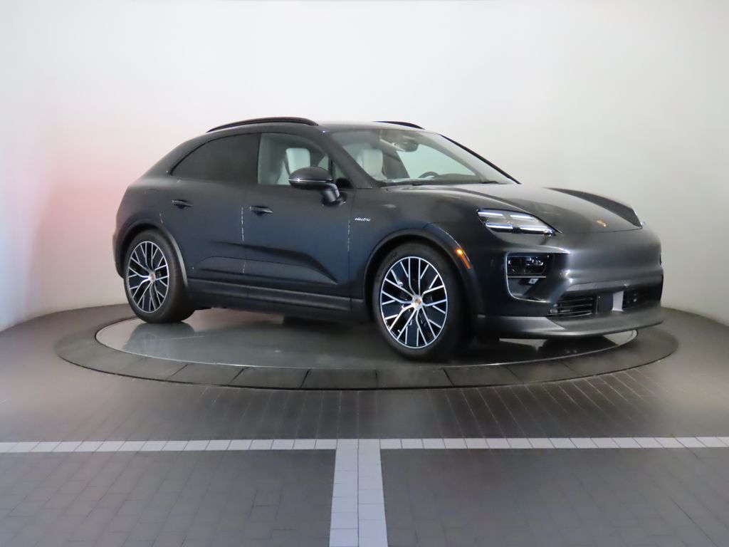 Thumbnail: 2025 Porsche Macan - 9