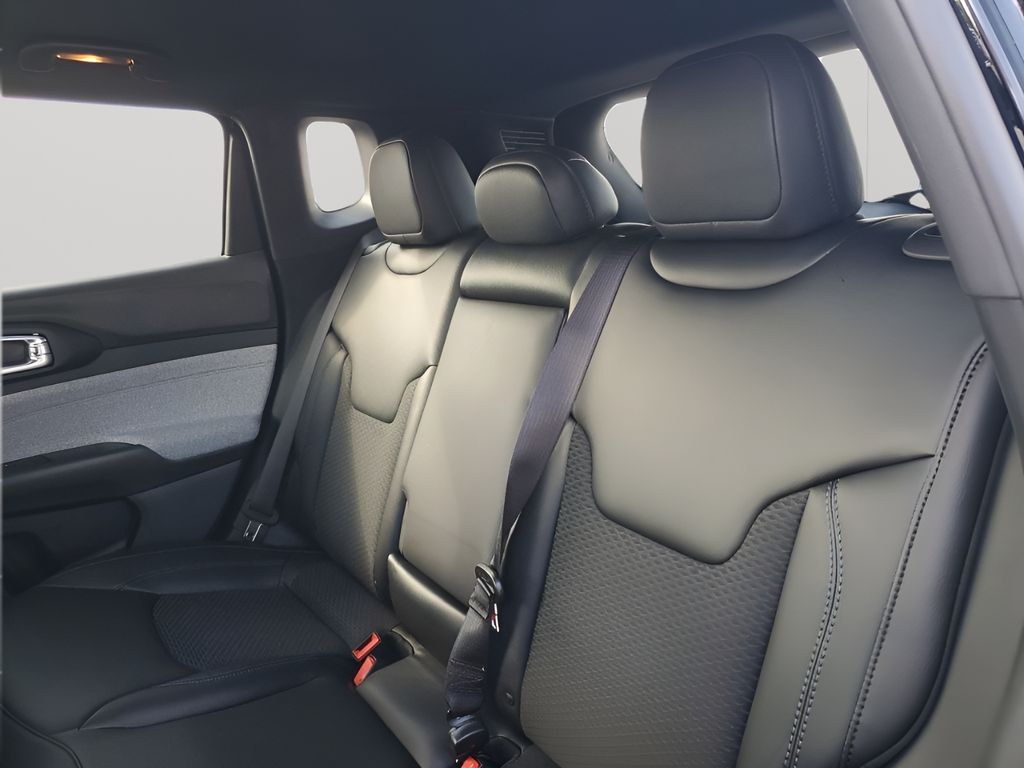 New 2026 Black Jeep Latitude image 19