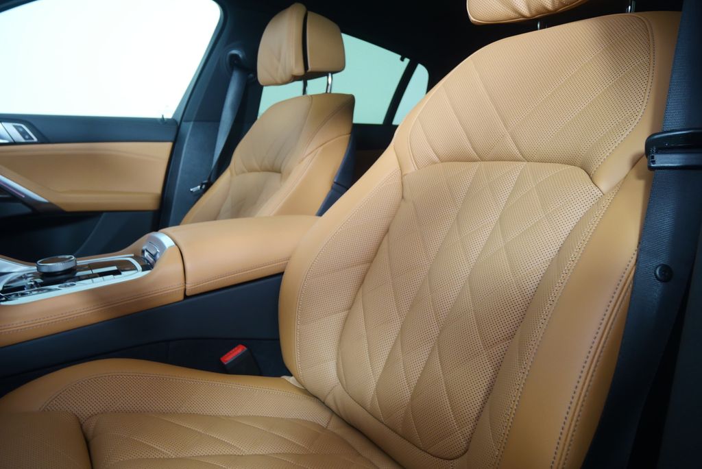 Thumbnail: 2027 BMW X6 - 10