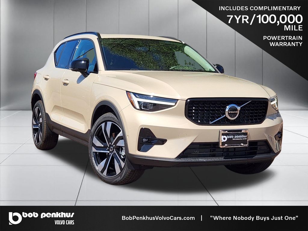 2026 Volvo XC40 B5 Ultra