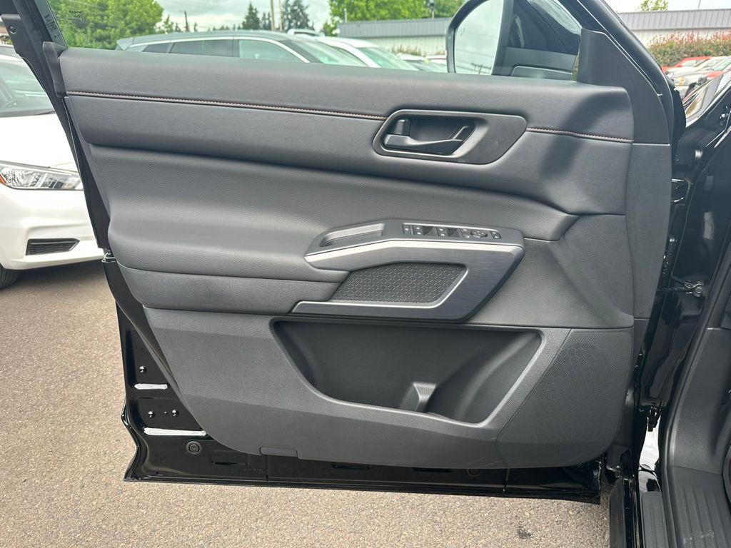 2025 Nissan Pathfinder Rock Creek