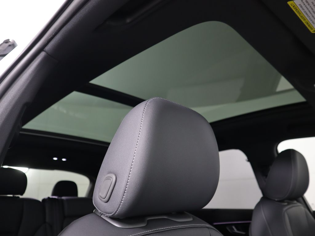 Thumbnail: 2026 Audi Q7 - 21