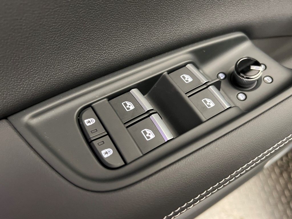 Thumbnail: 2026 Audi Q7 - 31