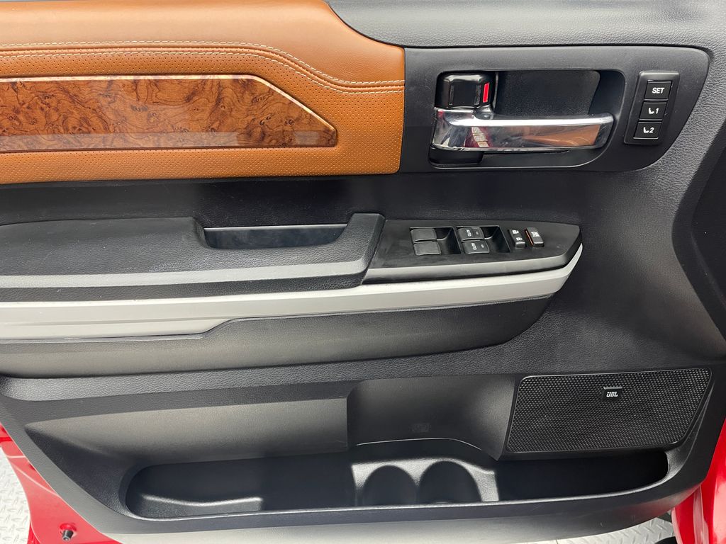 Thumbnail: 2019 Toyota Tundra - 9