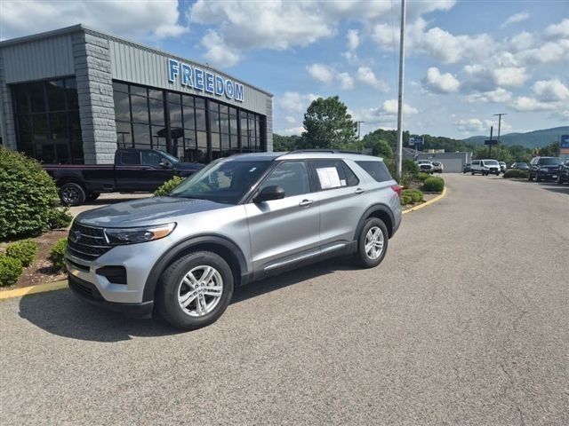  2024 Ford Explorer XLT AWD   