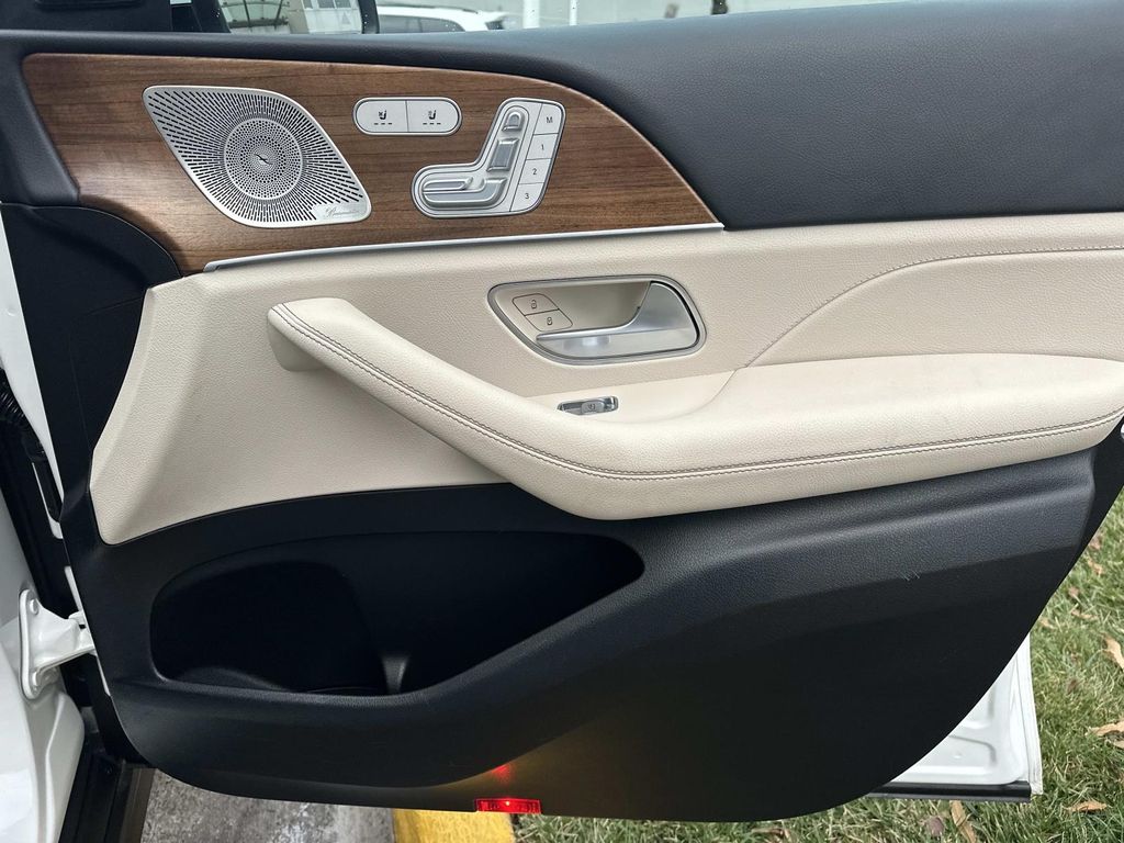 Thumbnail: 2024 Mercedes-Benz GLS - 20