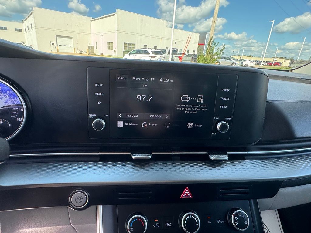 Used 2022 Kia Carnival Van