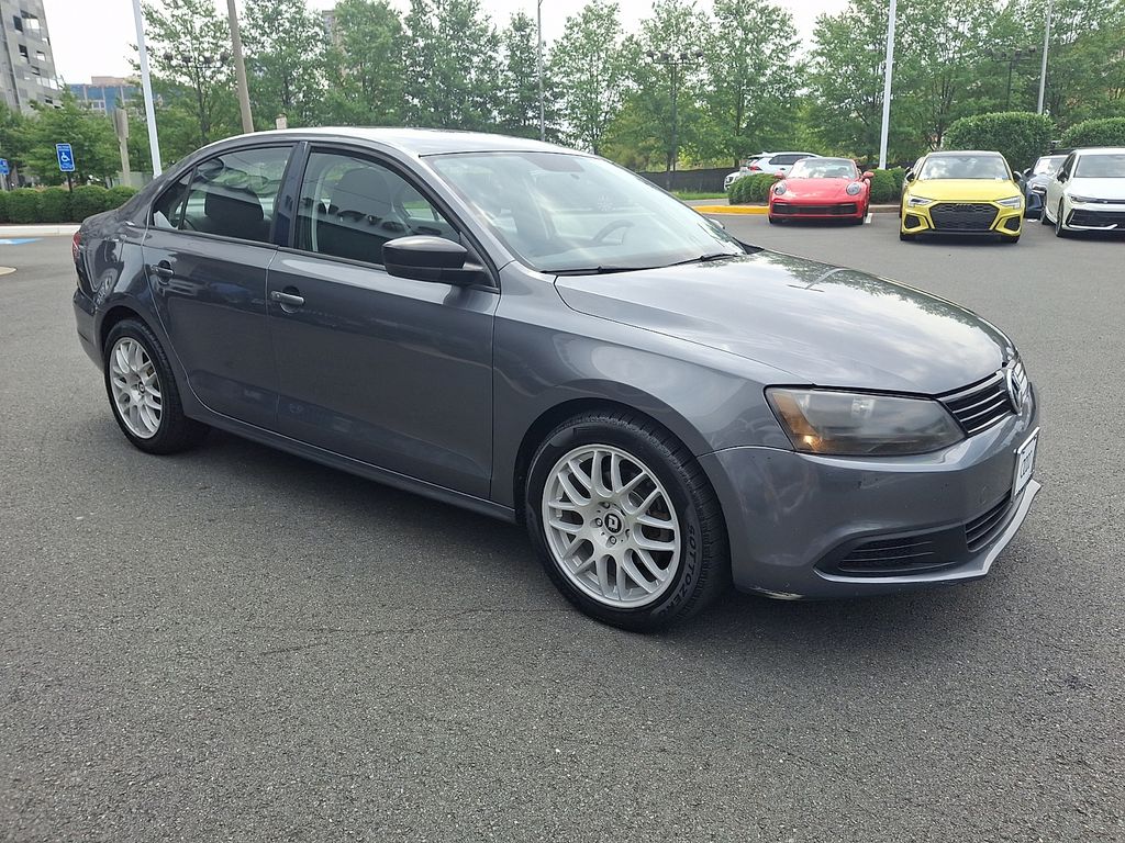 Thumbnail: 2012 Volkswagen Jetta - 3