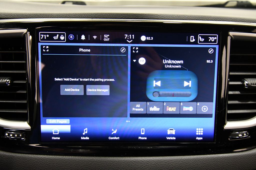 Used 2025 Chrysler Pacifica Van