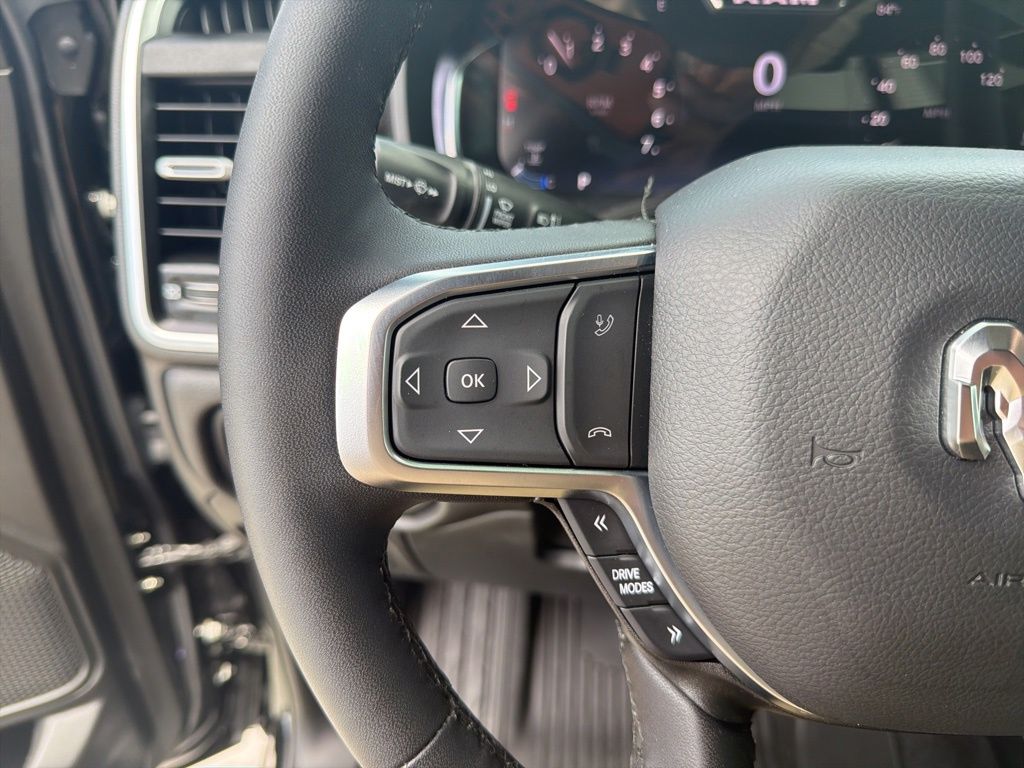 2025 Ram 1500 Big Horn Crew Cab 4x4 5'7" Box