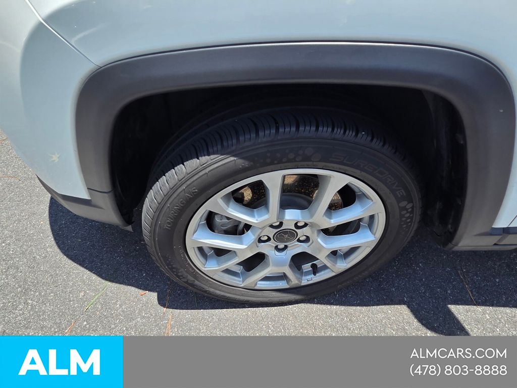 Used 2025 White Jeep Limited image 22