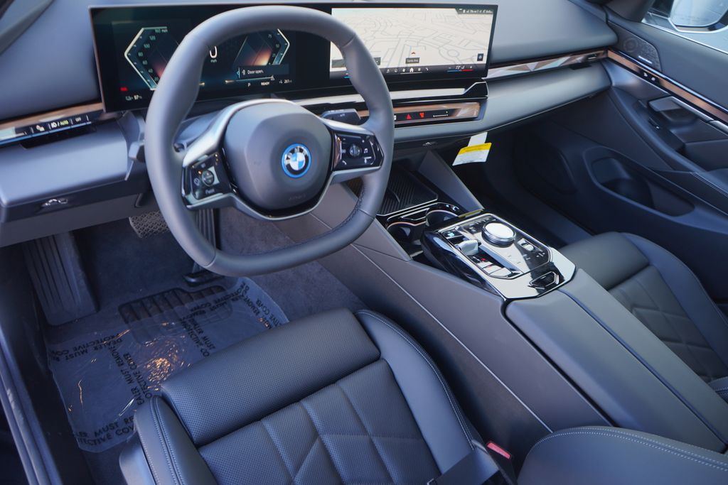 2025 BMW i5 eDrive40 13